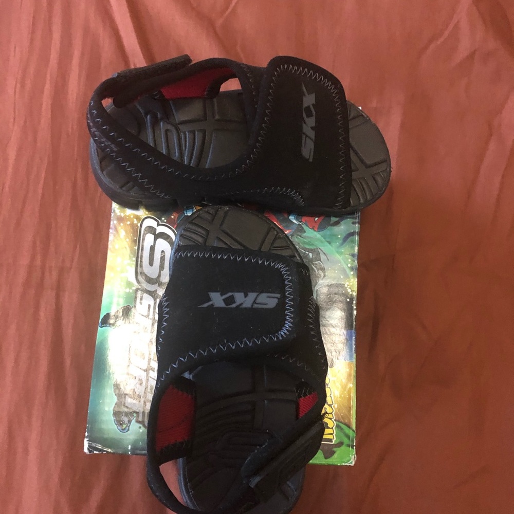 NWOT-SYNERGIZE - FAST STREAM little boys sandals